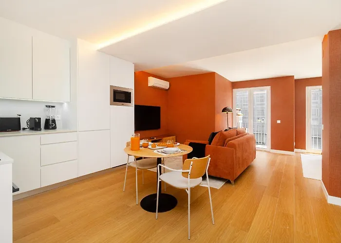 Whome Light-filled With A True Neighborhood Feel *