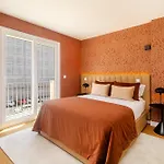 Whome Light-filled With A True Neighborhood Feel Apartamento