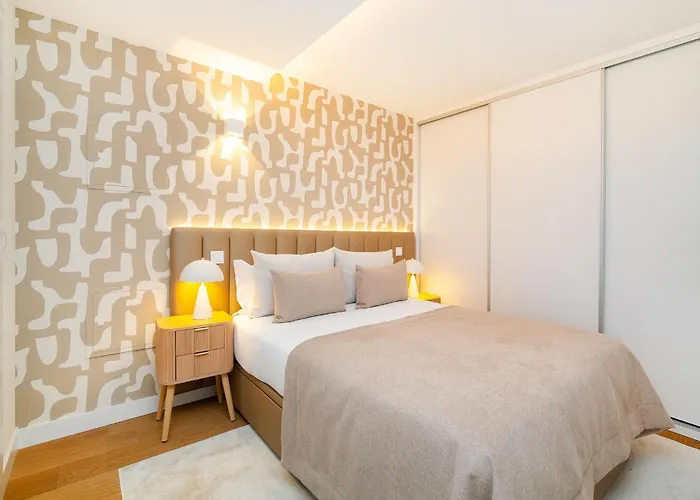 Whome Light-filled With A True Neighborhood Feel شقة Lisboa