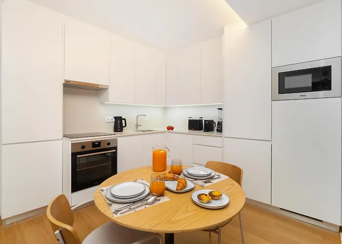 Whome Light-filled With A True Neighborhood Feel * Lisboa